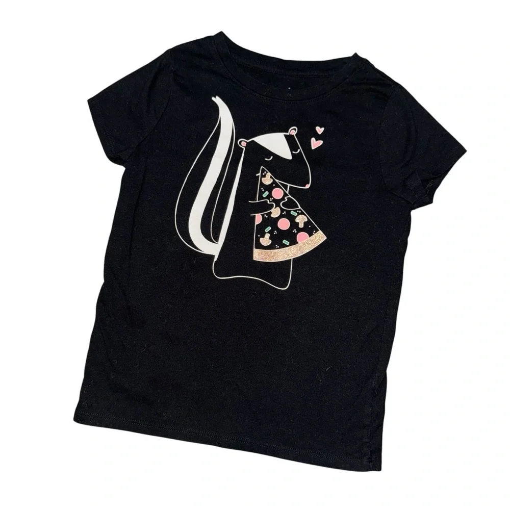 ☀️6/$20☀️ Cat & Jack Black Tee with Skunk Graphic